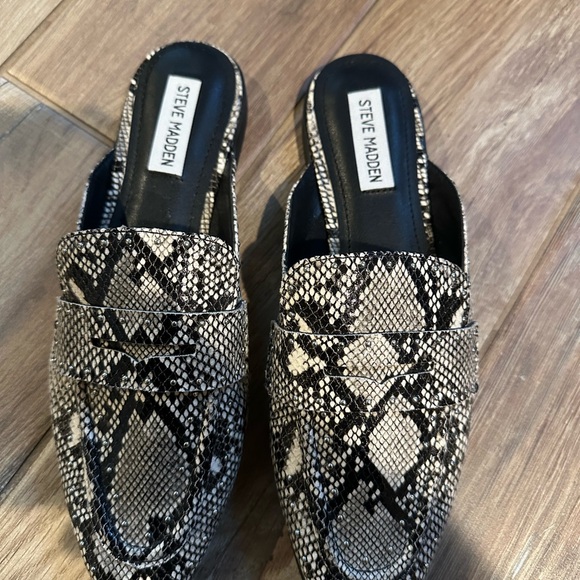 Steve Madden Snake Print Mules in Black and White - Picture 1 of 3